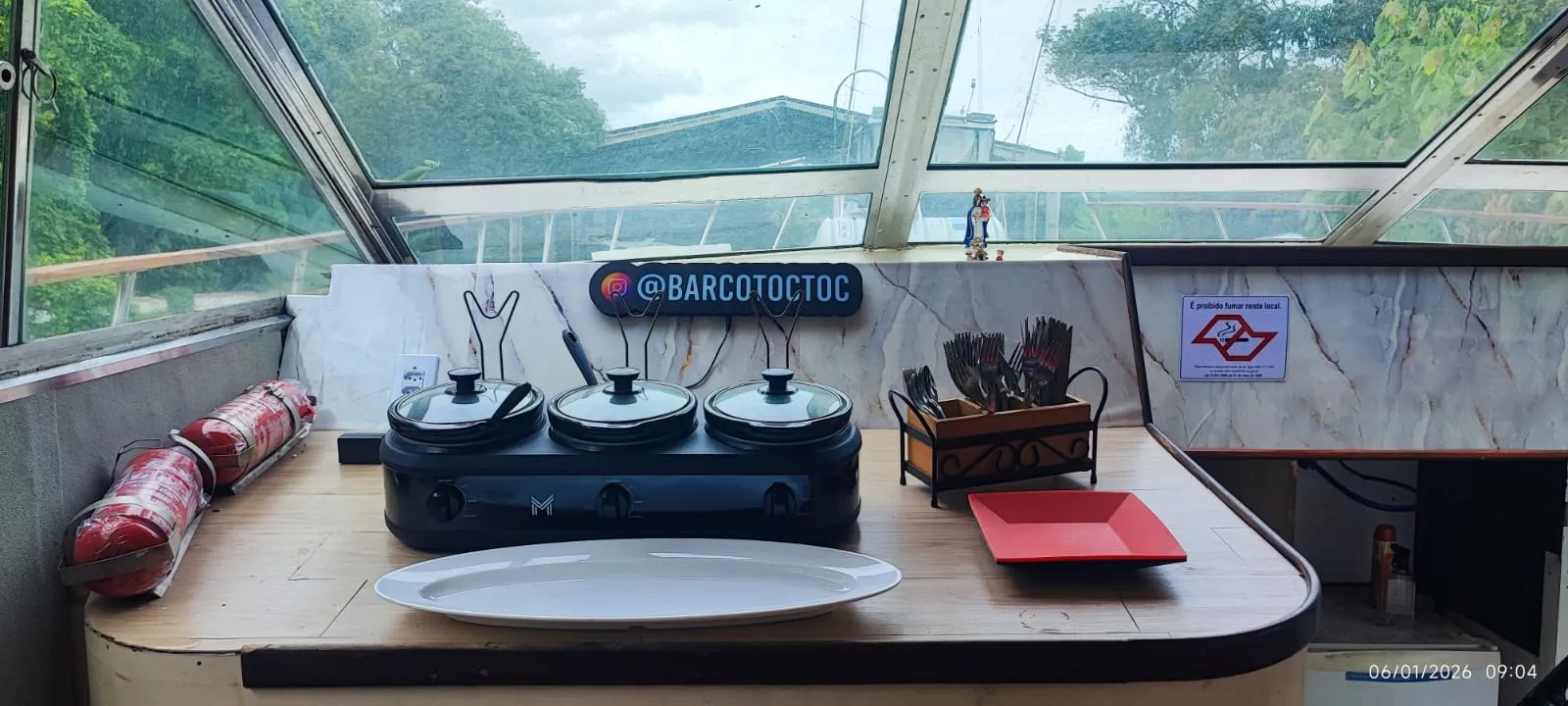 Lancha Cabrasmar 60 pés - Foto 4 mostrando detalhes da embarcação