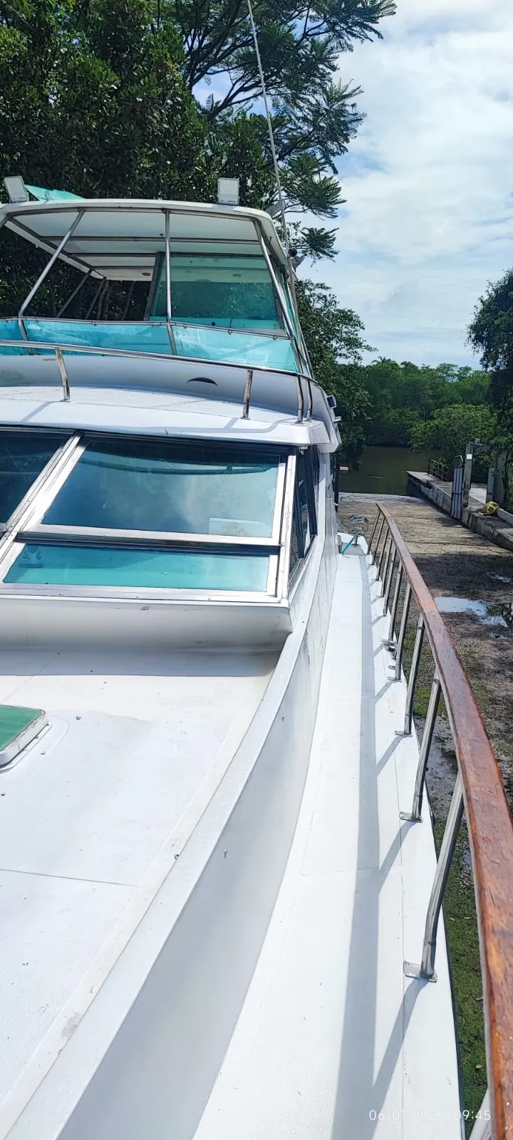 Lancha Cabrasmar 60 pés - Foto 8 mostrando detalhes da embarcação