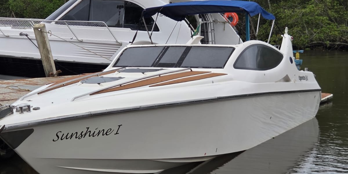 Passeio de Lancha Dynamax em Caraguatatuba, Ubatuba, São Sebastião e Ilhabela