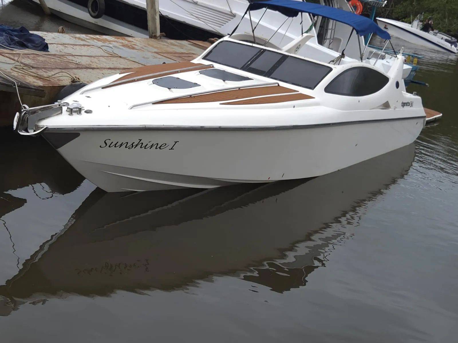 Lancha Dynamax 30 pés - Foto 6 mostrando detalhes da embarcação