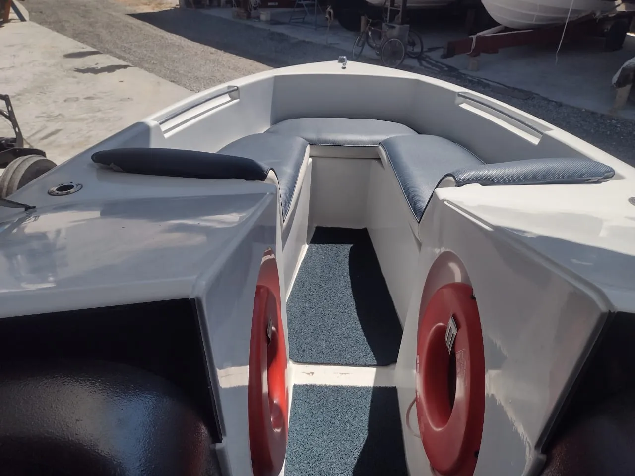 Lancha Alternativa 21 pés - Foto 8 mostrando detalhes da embarcação