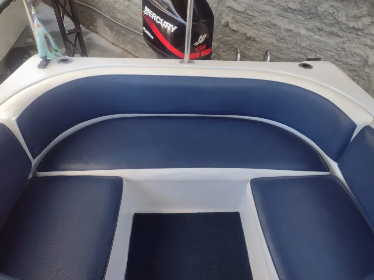 Lancha Alternativa 21 pés - Foto 7 mostrando detalhes da embarcação