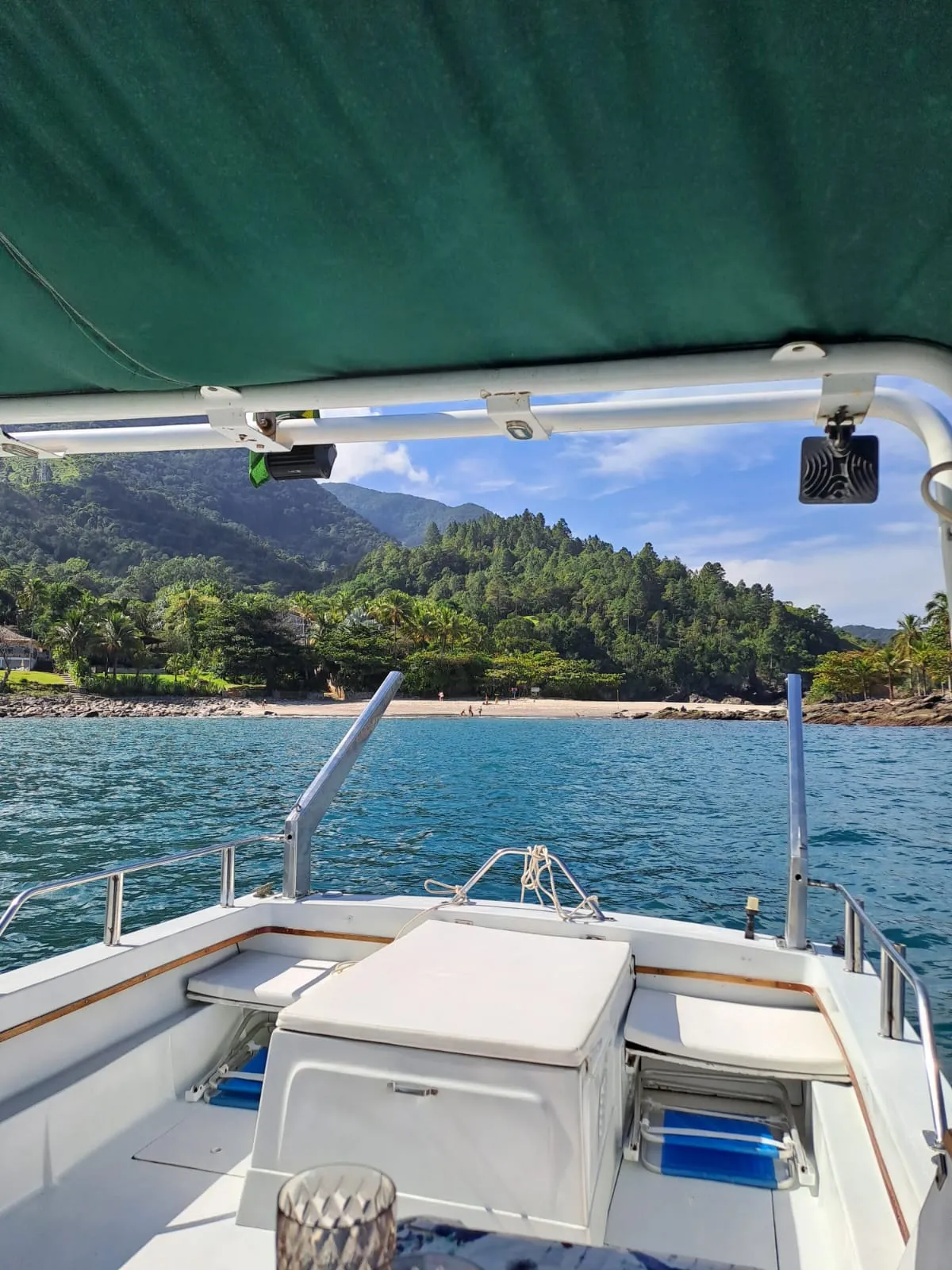 Lancha DM 28 pés - Foto 2 mostrando detalhes da embarcação