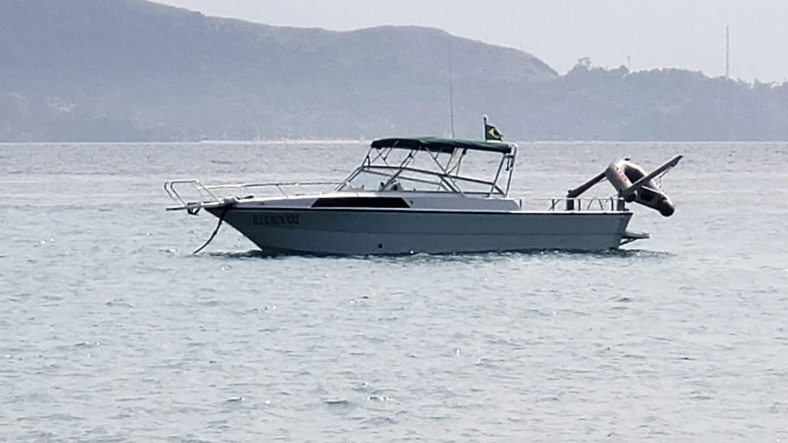 Lancha DM 28 pés - Foto 5 mostrando detalhes da embarcação