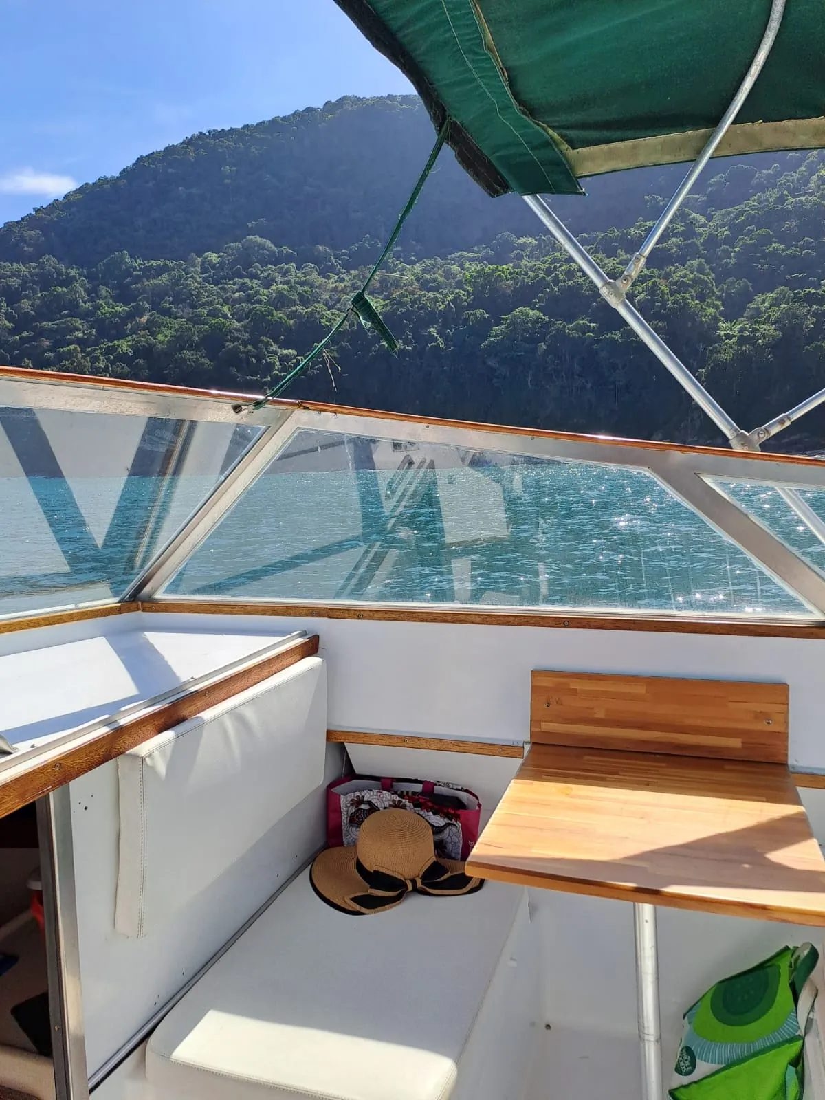 Lancha DM 28 pés - Foto 4 mostrando detalhes da embarcação