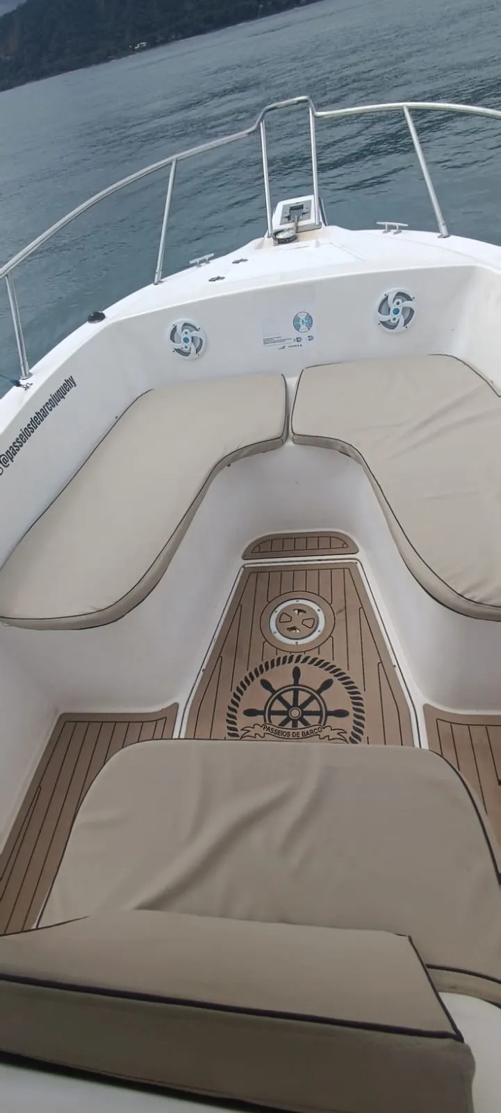 Lancha Fishing 22 pés - Foto 7 mostrando detalhes da embarcação