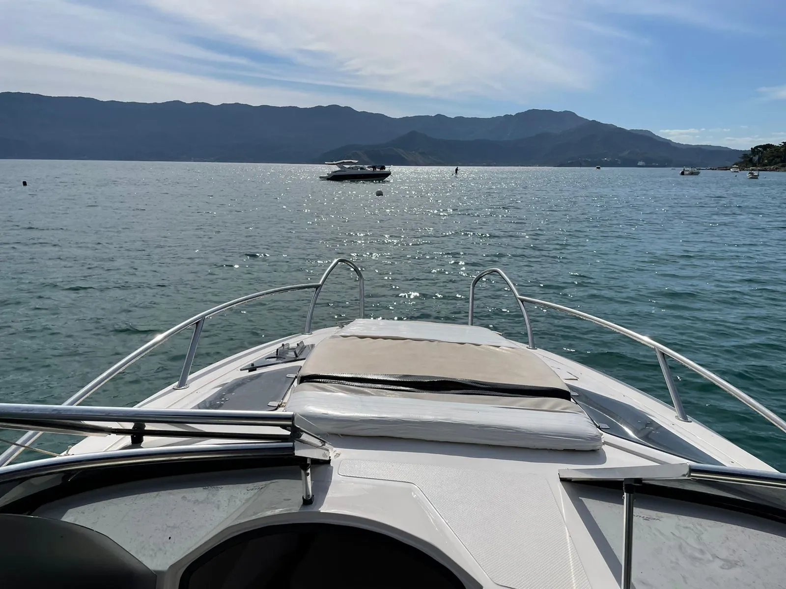 Lancha Ventura 21 pés - Foto 4 mostrando detalhes da embarcação