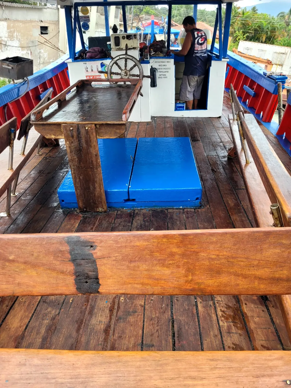 Barco de Pesca Barco 60 pés - Foto 2 mostrando detalhes da embarcação