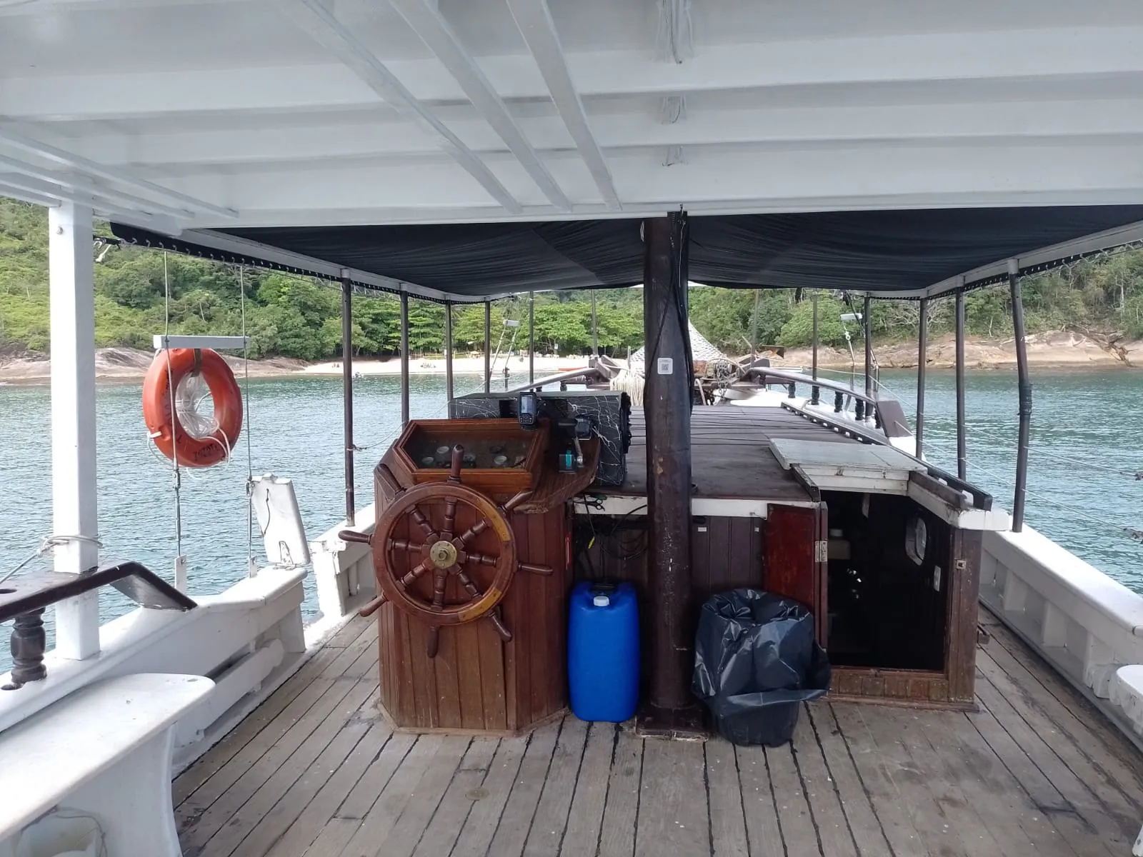 Escuna 60 pés - Foto 6 mostrando detalhes da embarcação