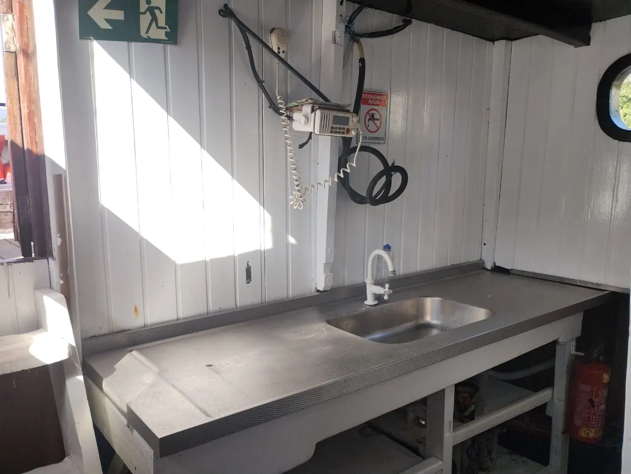 Escuna 60 pés - Foto 8 mostrando detalhes da embarcação