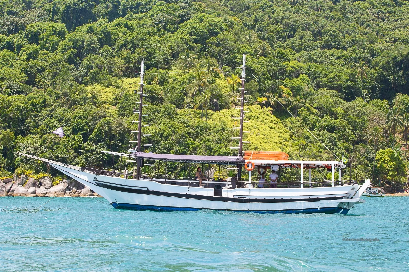 Escuna 60 pés - Foto 3 mostrando detalhes da embarcação