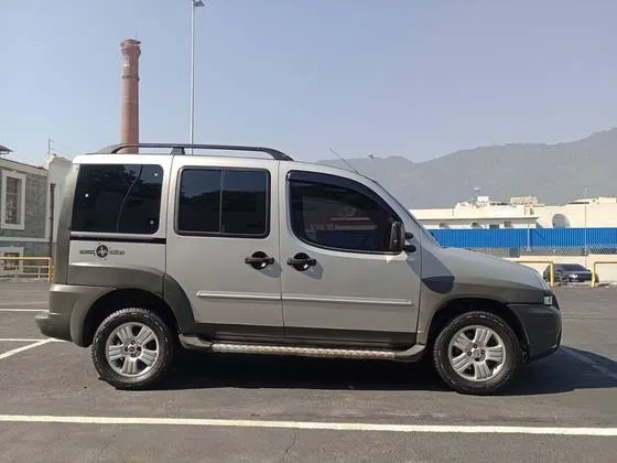 Fiat Doblo - Foto 2 mostrando detalhes do veículo