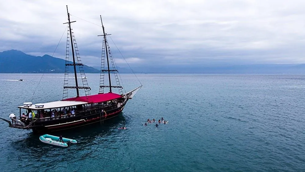 Escuna 60 pés - Foto 4 mostrando detalhes da embarcação