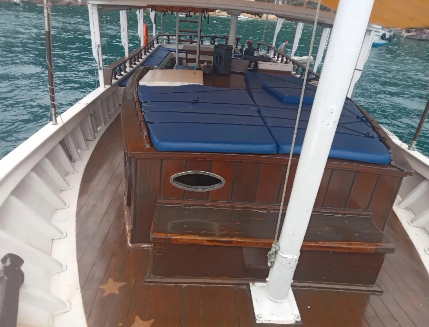 Escuna 60 pés - Foto 6 mostrando detalhes da embarcação