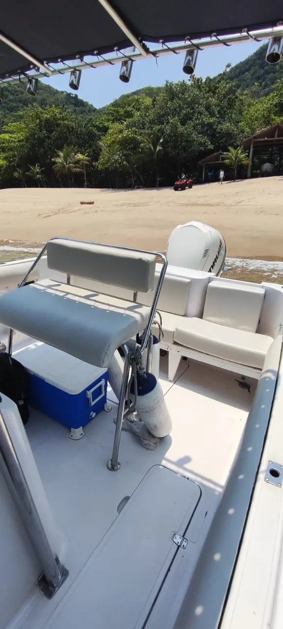 Lancha Riostar 25 pés - Foto 6 mostrando detalhes da embarcação