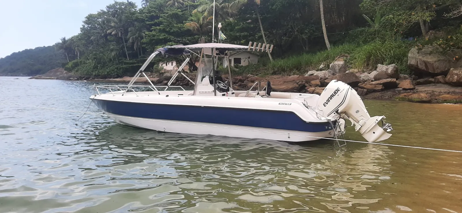 Lancha Riostar 25 pés - Foto 3 mostrando detalhes da embarcação