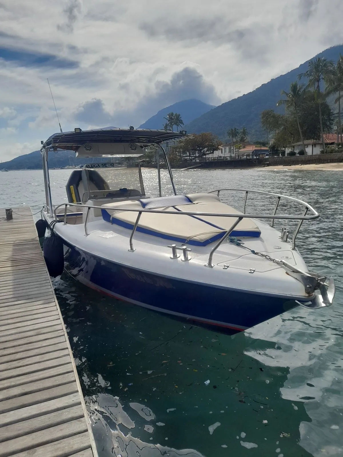 Lancha Fast 27 pés - Foto 8 mostrando detalhes da embarcação