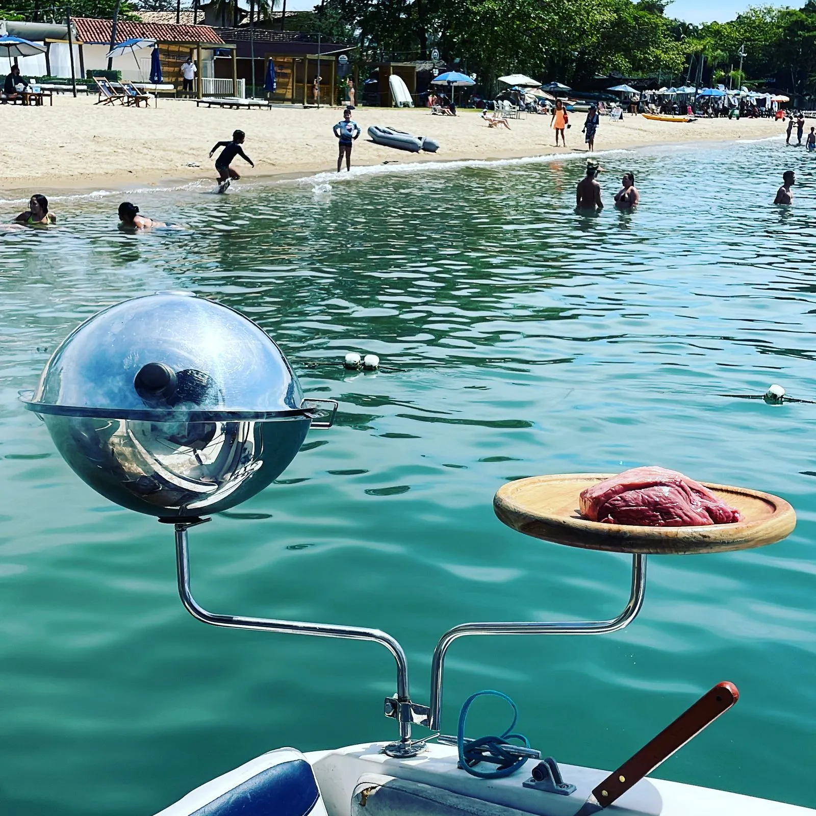 Lancha Fishing 26 pés - Foto 2 mostrando detalhes da embarcação