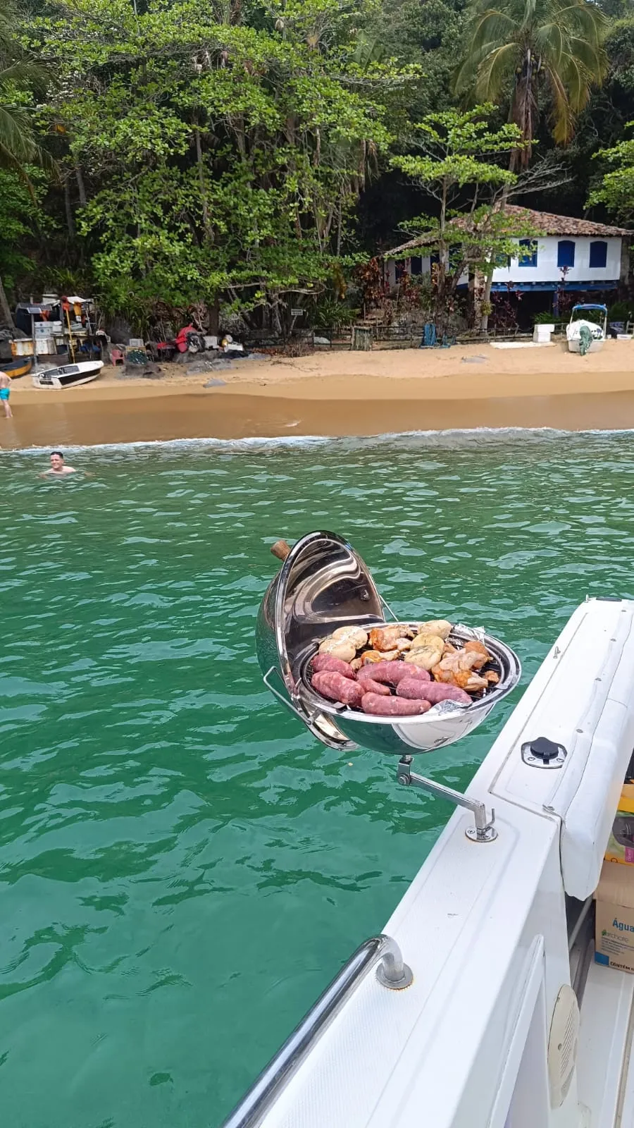 Lancha Fishing 26 pés - Foto 7 mostrando detalhes da embarcação