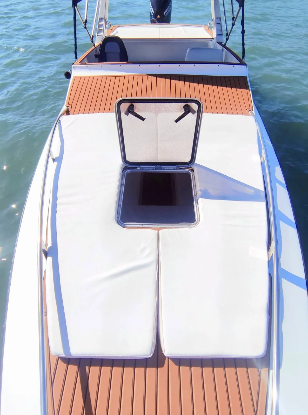 Lancha Magnum 29 pés - Foto 10 mostrando detalhes da embarcação