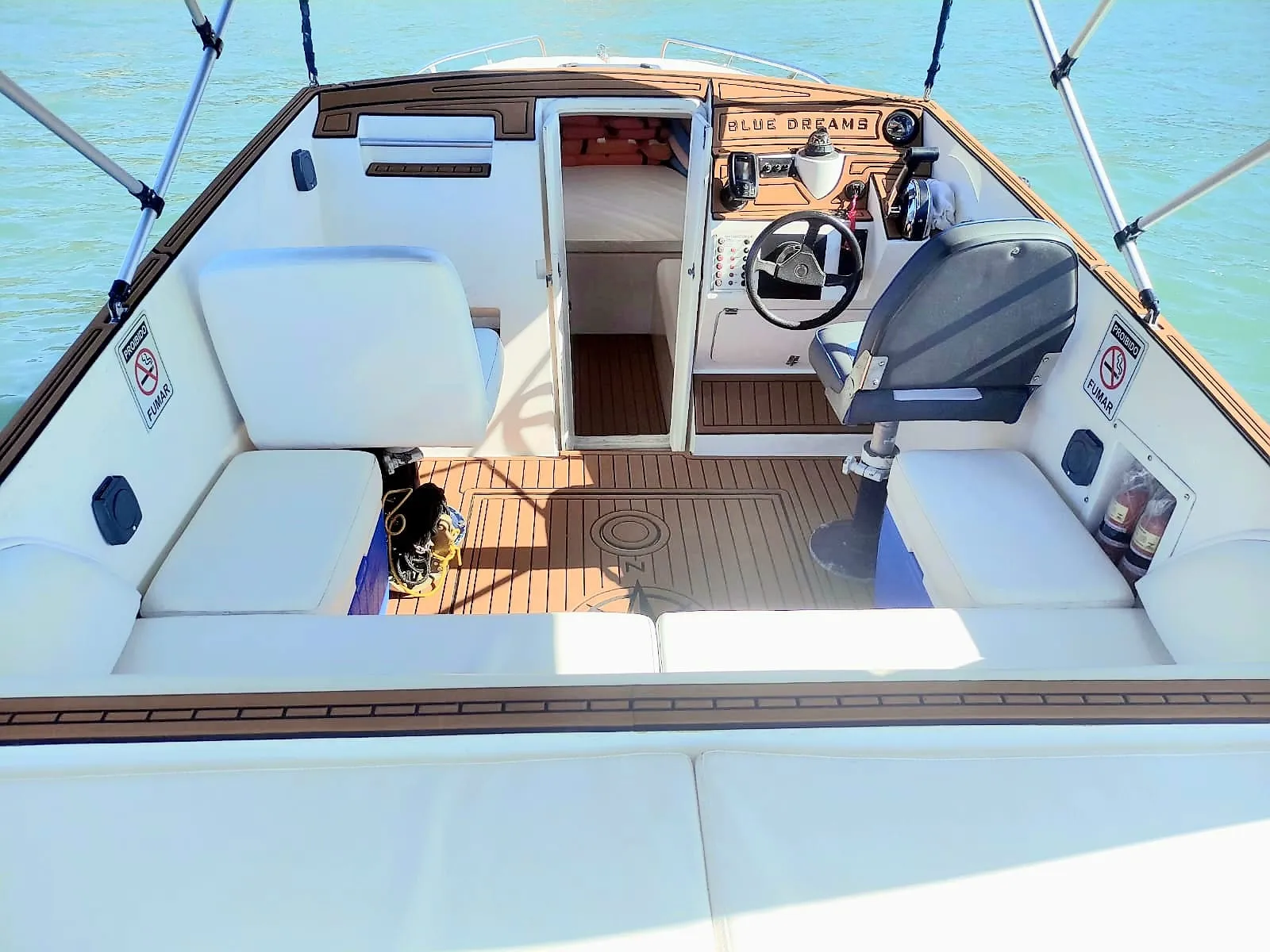 Lancha Magnum 29 pés - Foto 7 mostrando detalhes da embarcação