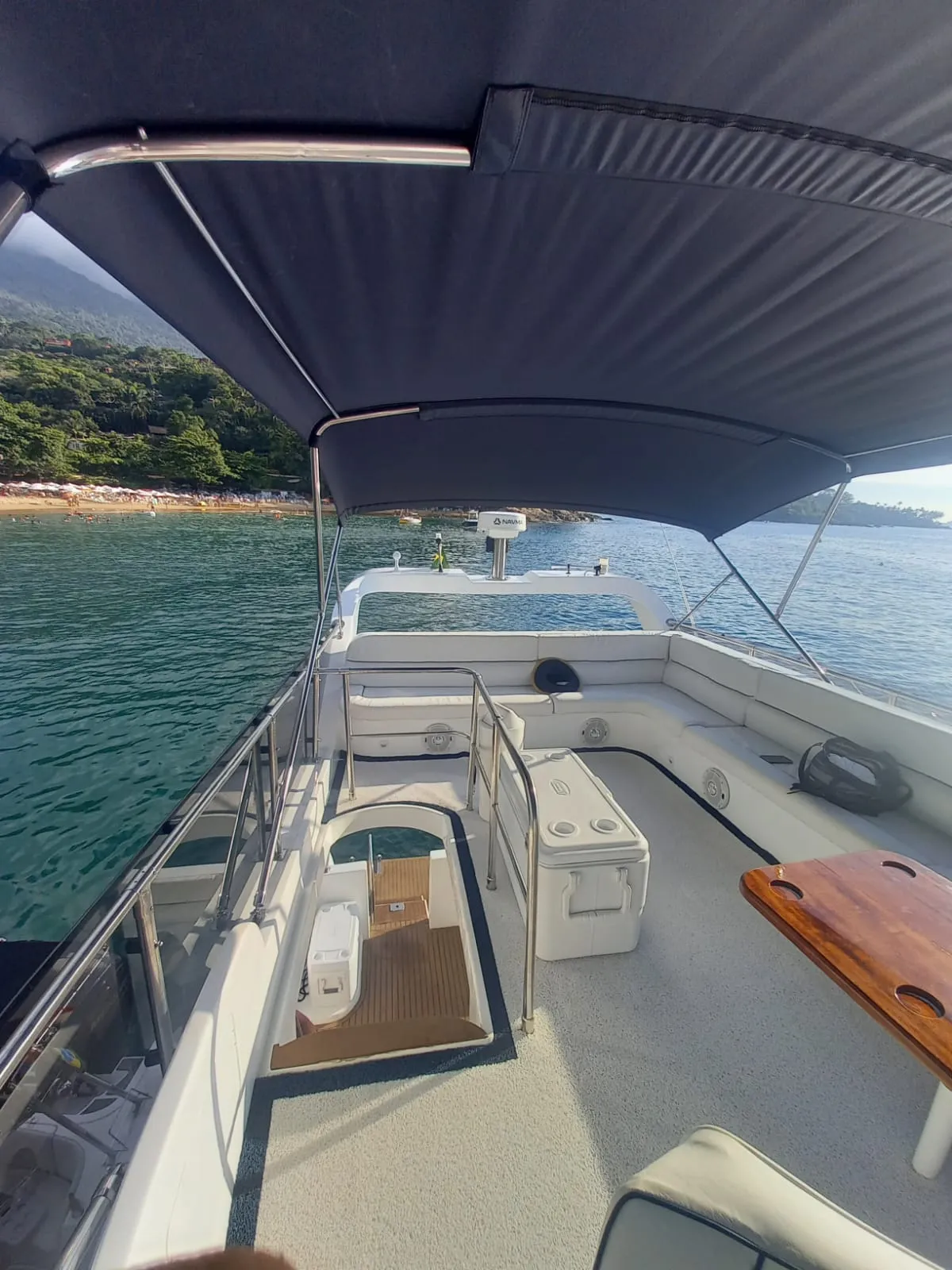 Lancha DM 60 pés - Foto 2 mostrando detalhes da embarcação