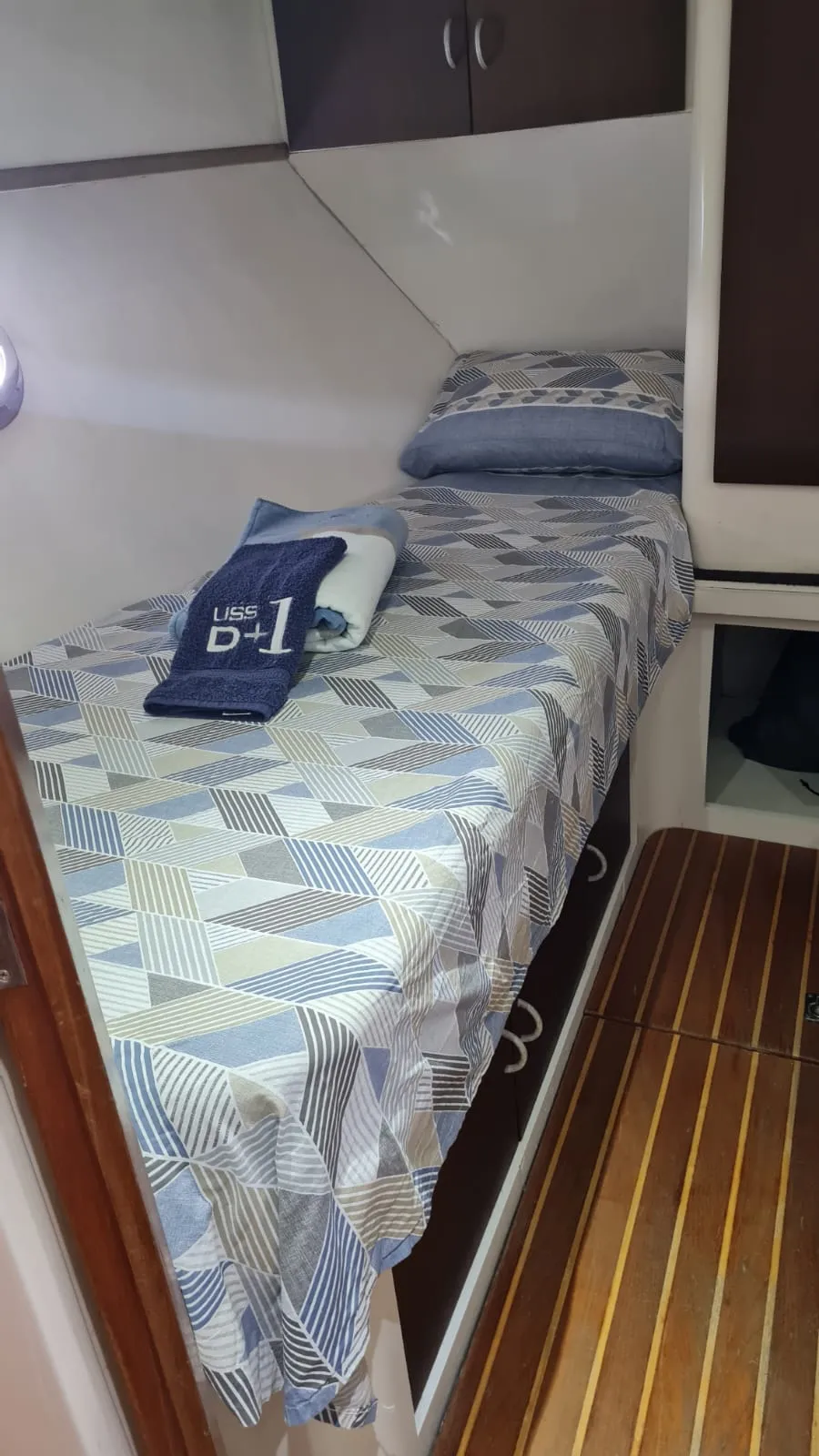 Lancha DM 60 pés - Foto 6 mostrando detalhes da embarcação