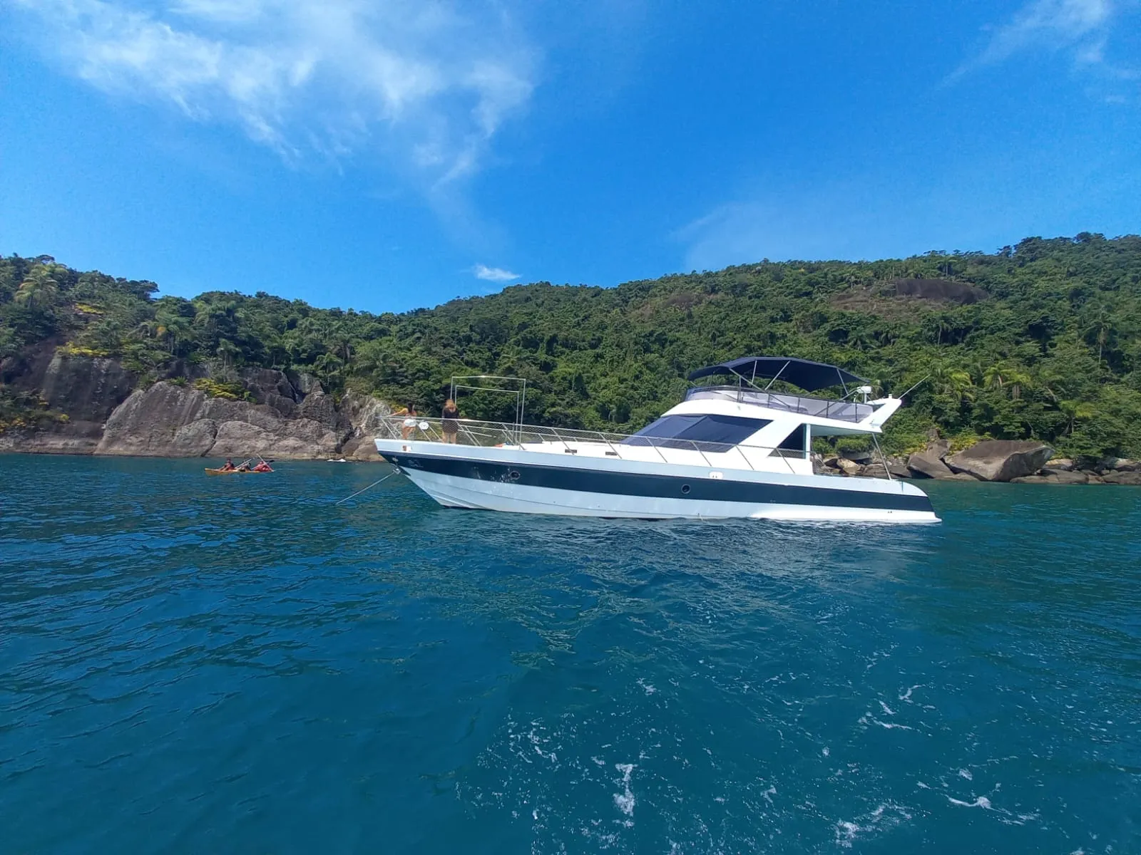 Lancha DM 60 pés - Foto 14 mostrando detalhes da embarcação