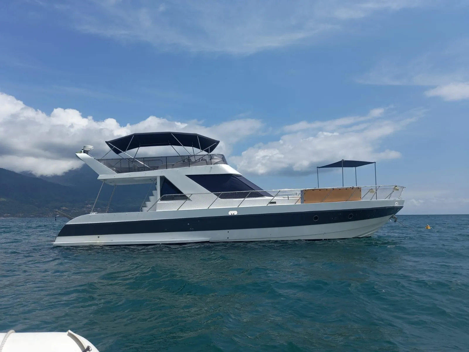 Lancha DM 60 pés - Foto 17 mostrando detalhes da embarcação