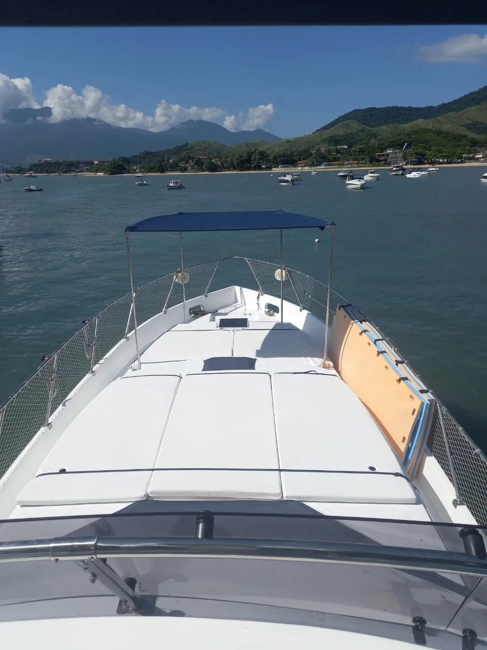 Lancha DM 60 pés - Foto 4 mostrando detalhes da embarcação