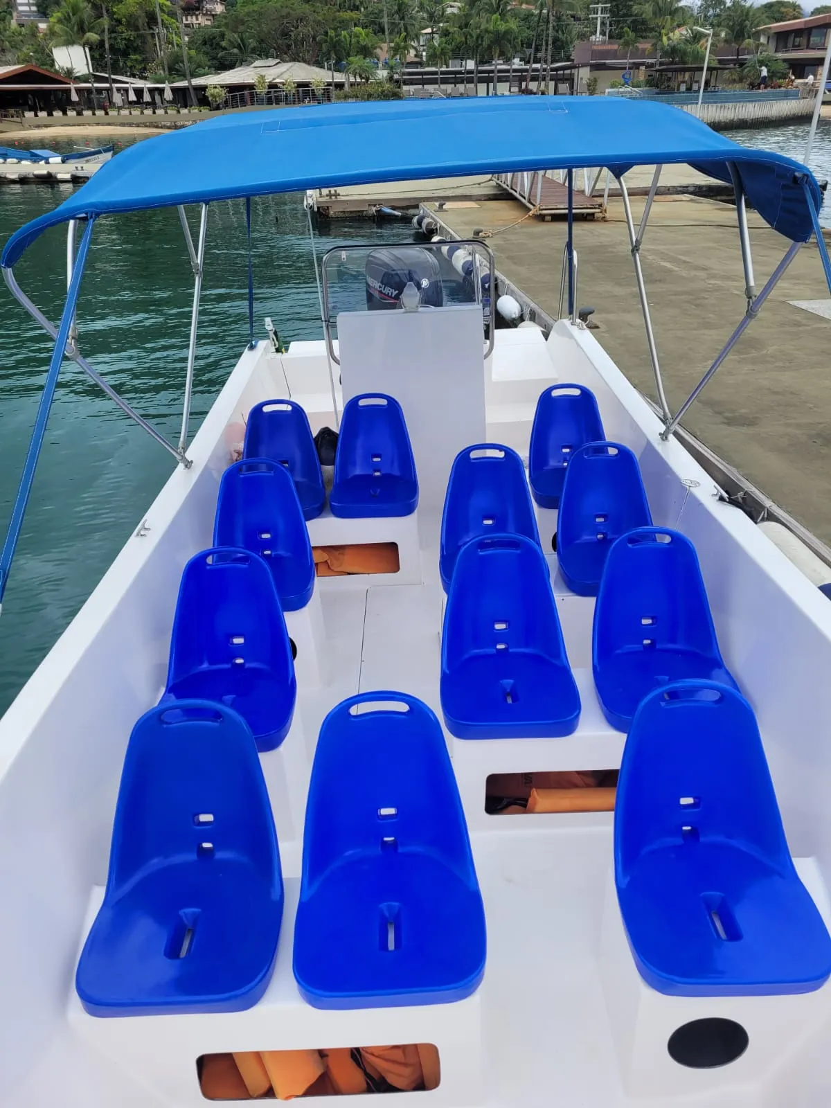 Lancha Mais Boat 26 pés - Foto 2 mostrando detalhes da embarcação