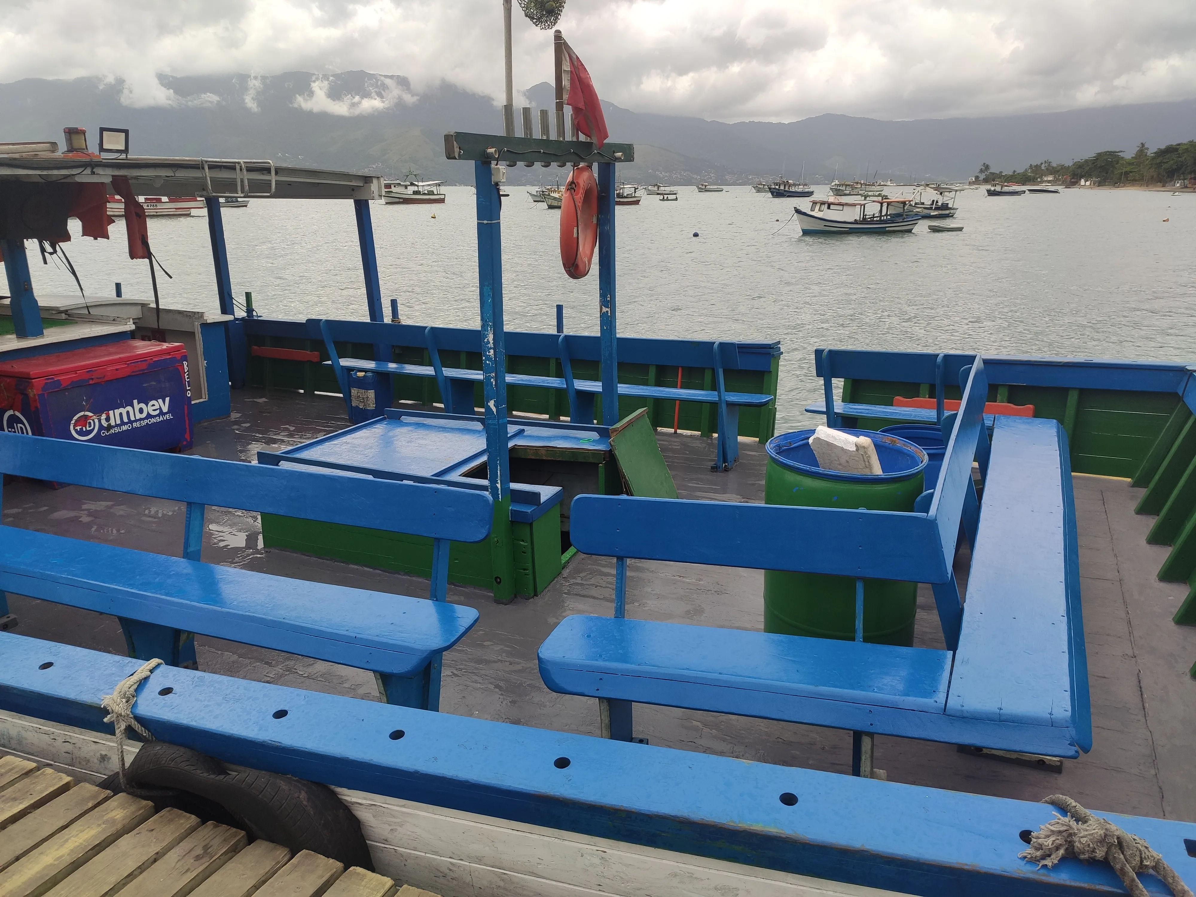 Barco 60 pés - Foto 6 mostrando detalhes da embarcação